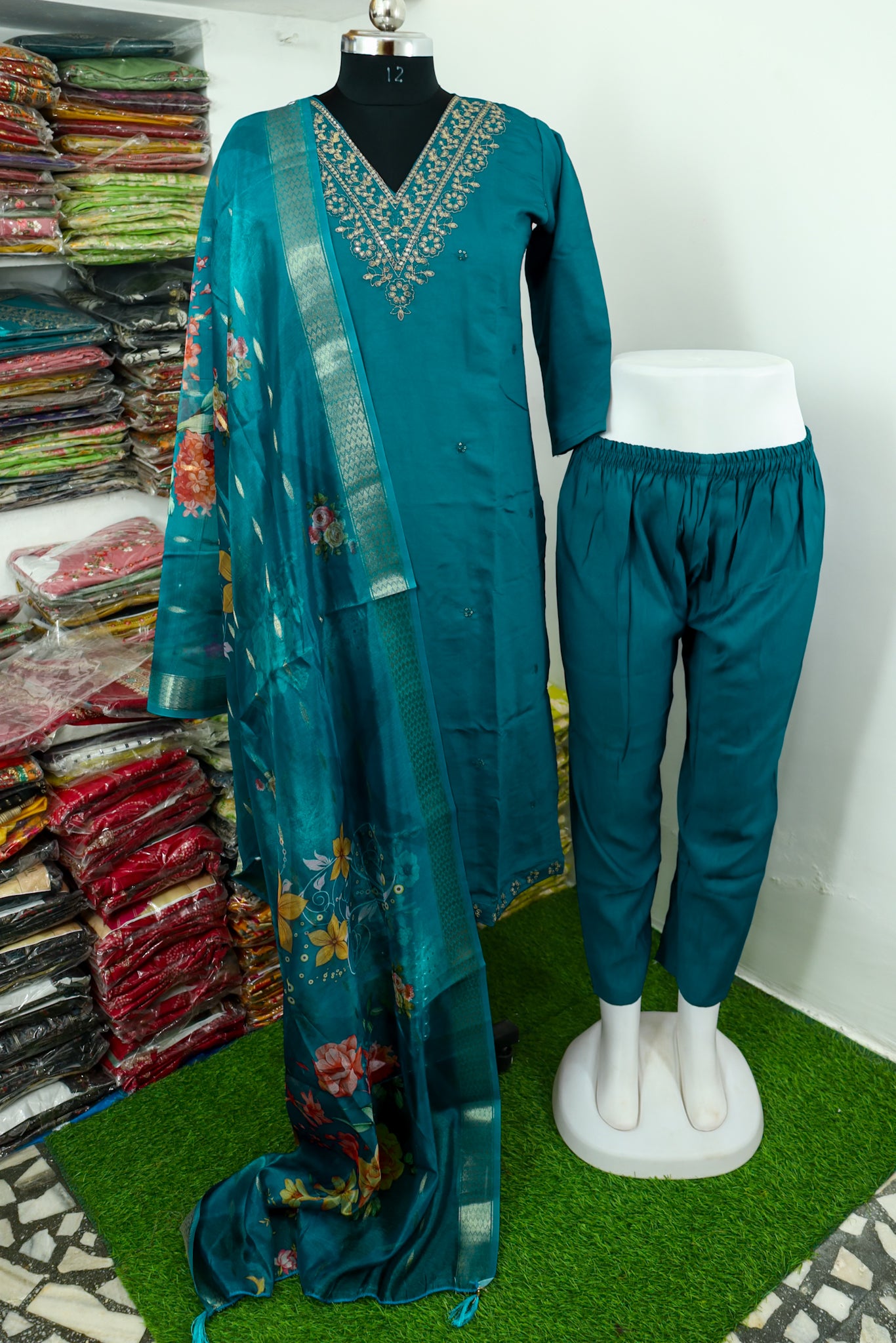 Silk blend dupatta set