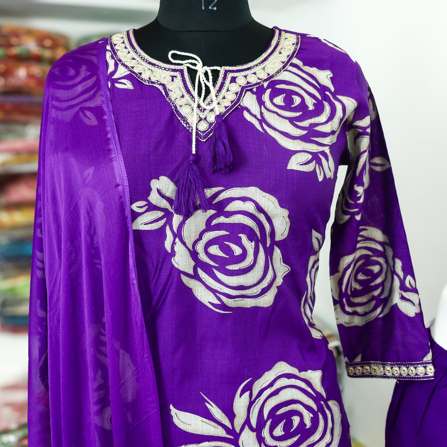 Quality Vertican dupatta set