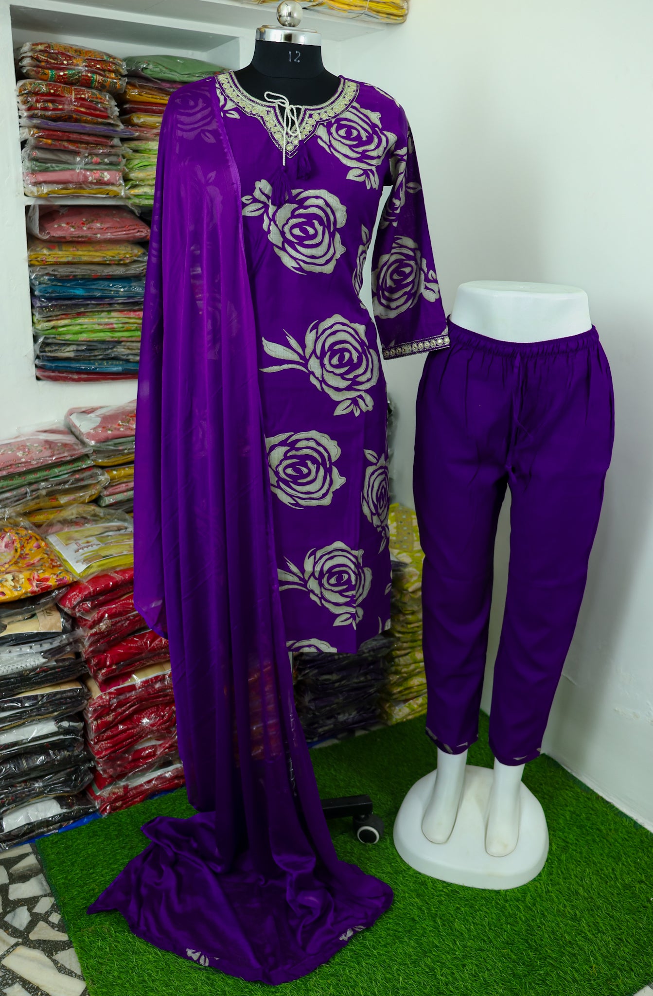 Quality Vertican dupatta set