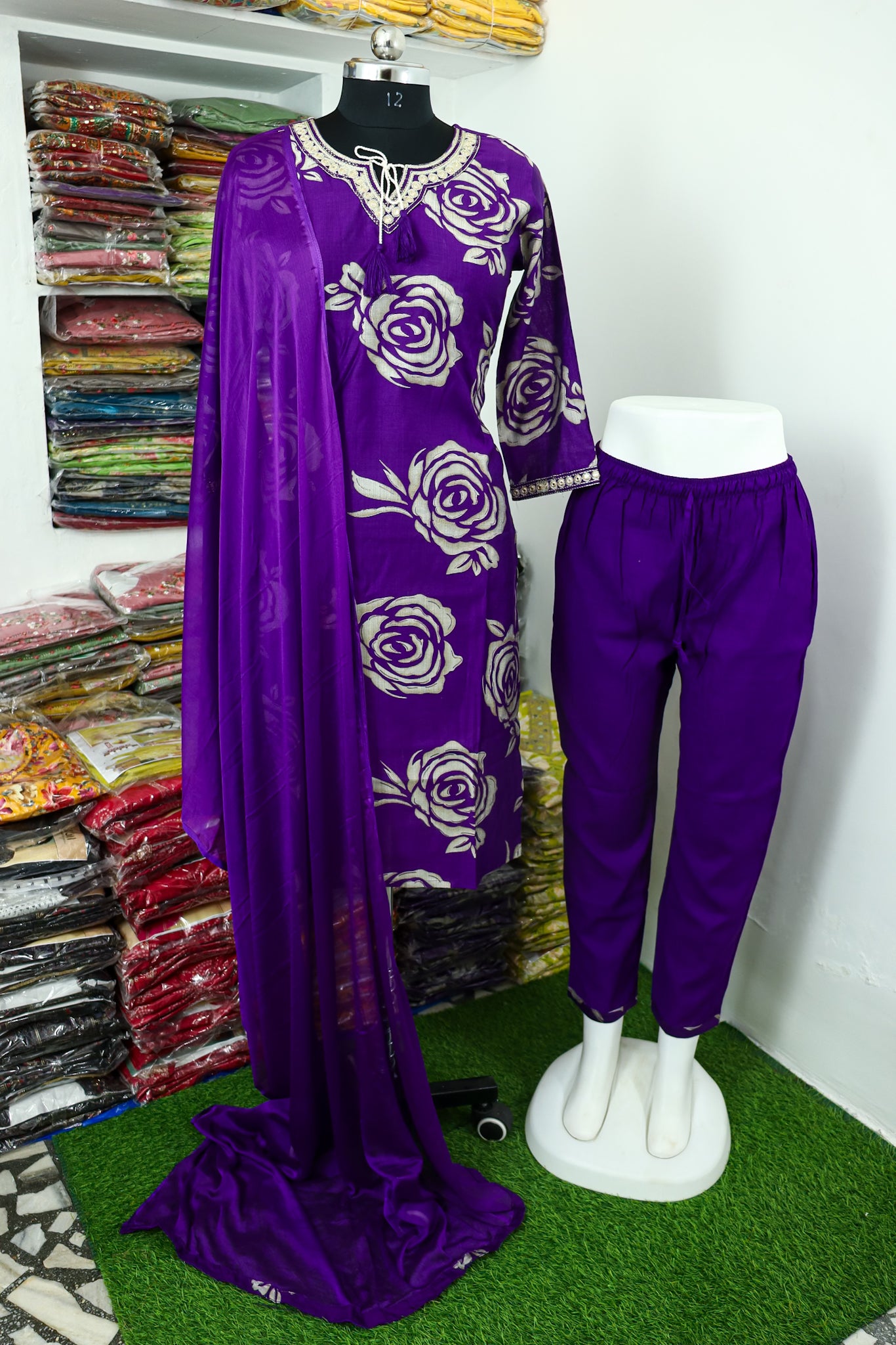 Quality Vertican dupatta set