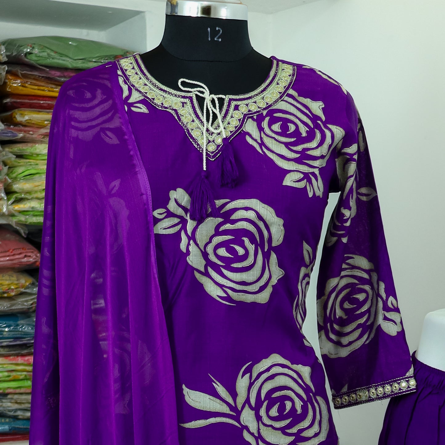 Quality Vertican dupatta set